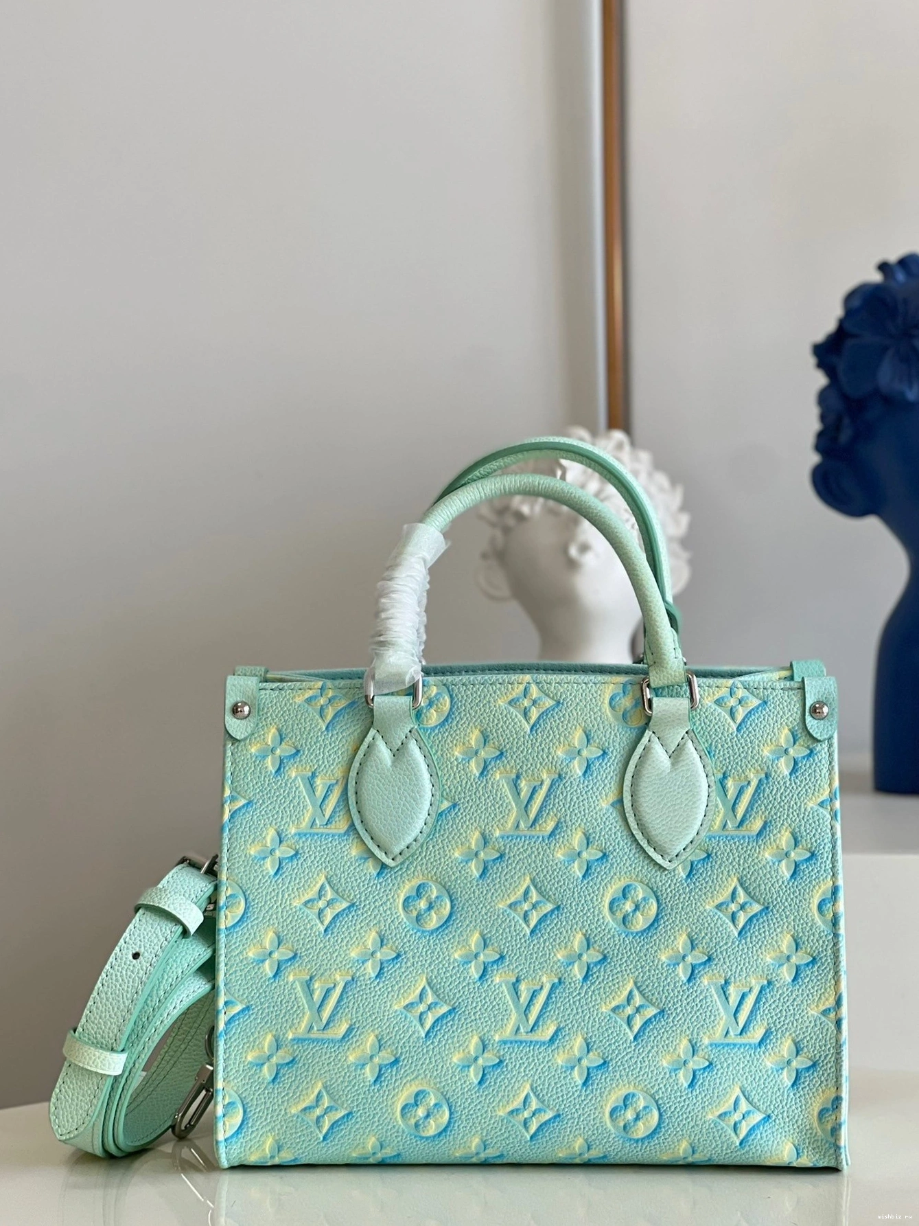 WIS LOUIS PM ONTHEGO VUITTON 0922